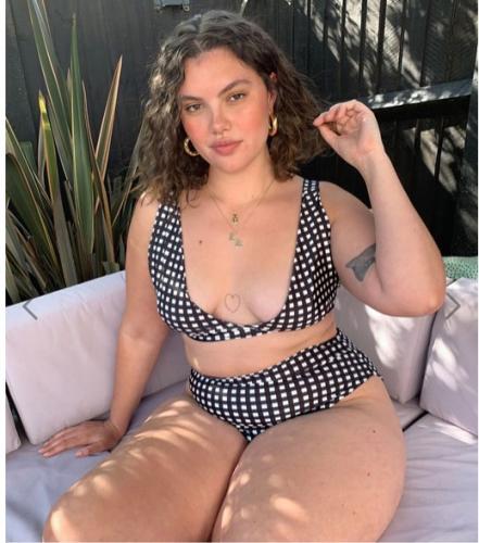 PrettyLittleThing Plus highwaisted bikini bottoms in gingham check £10.00 Where asos really knock it out of the park is with thier mix and match range - and who doesn't go a little Dorothy for gingham!
